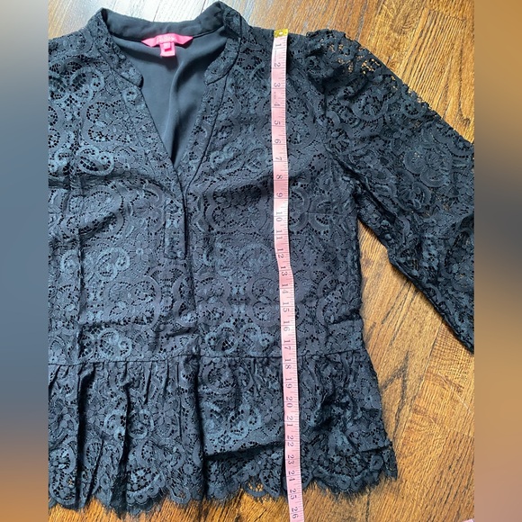Lilly Pulitzer- lace split neck onyx black blouse flirty pouf sleeve Jaclynne L - Picture 16 of 16